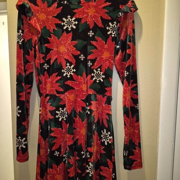 Xhilaration Velvety Black Poinsettia Dress Size Medium - Picture 1 of 7